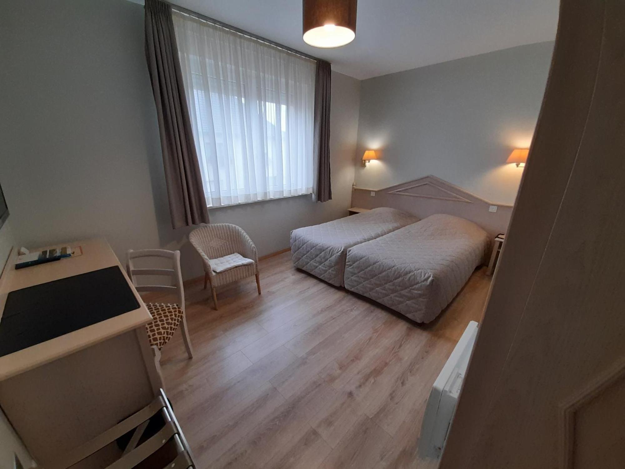 Hotel Restaurant A L'Etoile Merkwiller-Pechelbronn ภายนอก รูปภาพ